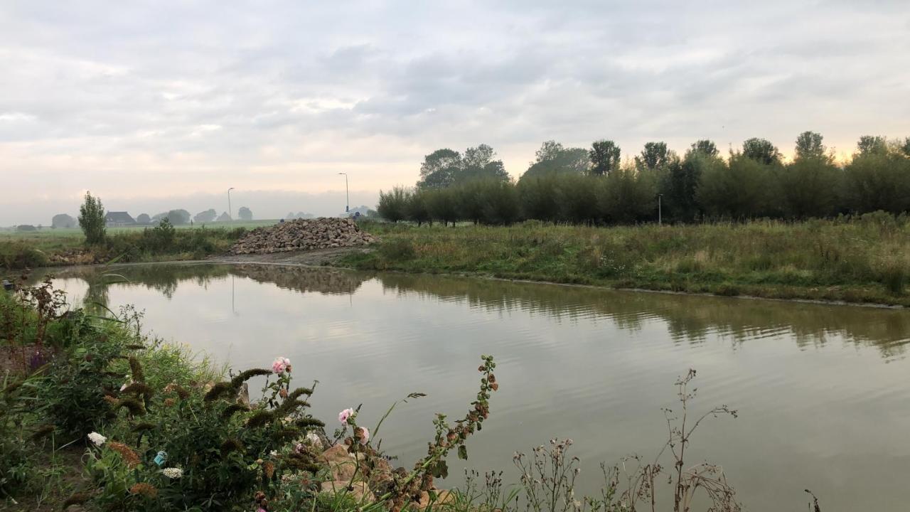 B&B Snurk Stiens, Fijn Verblijf Aan Open Vaarwater Luaran gambar