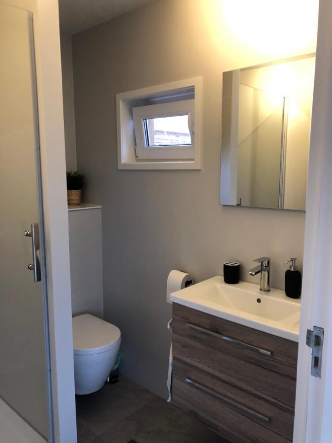 B&B Snurk Stiens, Fijn Verblijf Aan Open Vaarwater Luaran gambar