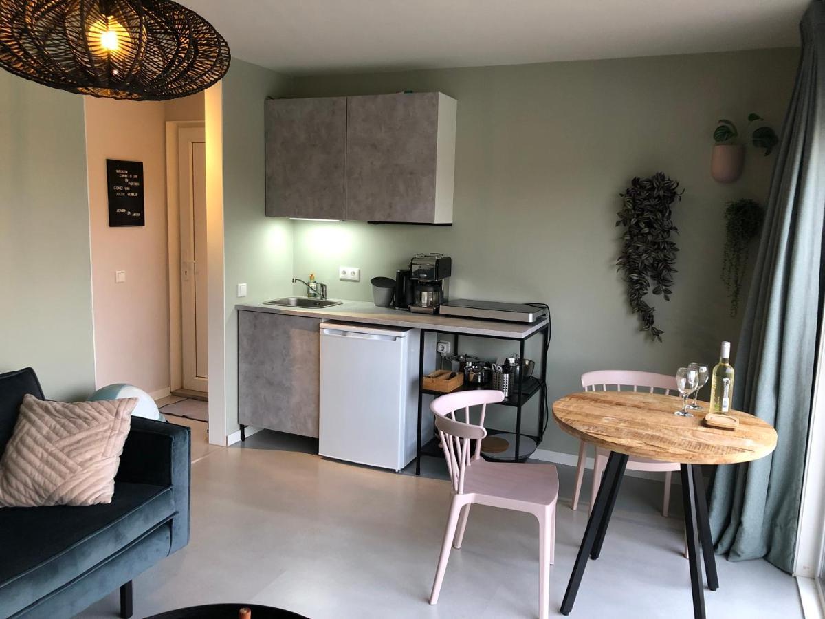 B&B Snurk Stiens, Fijn Verblijf Aan Open Vaarwater Luaran gambar
