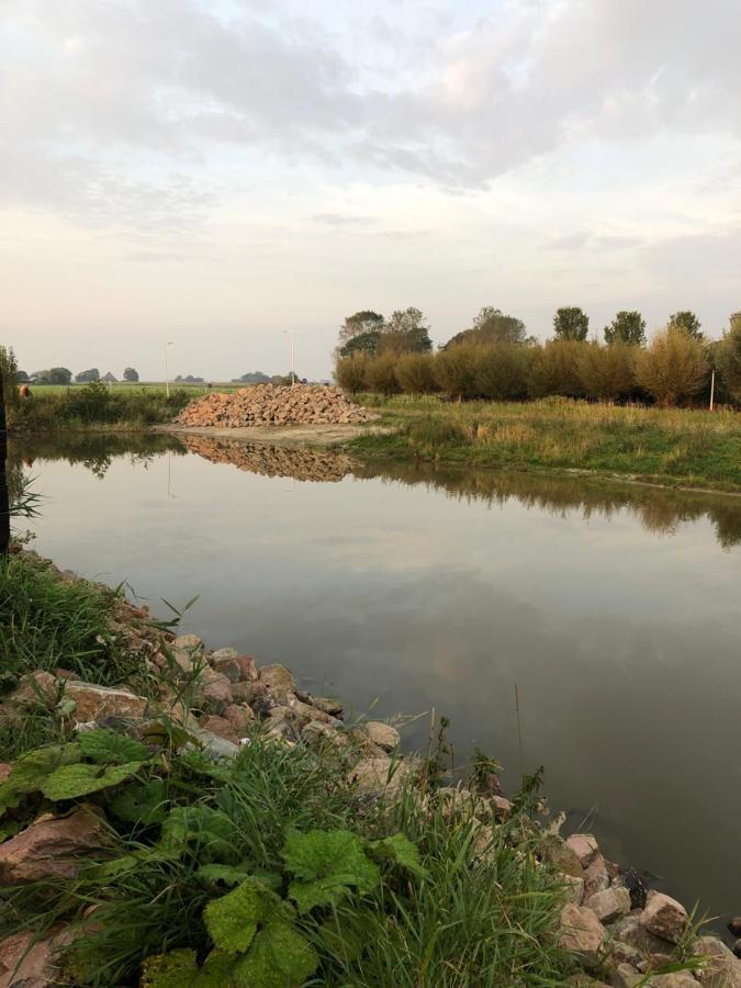 B&B Snurk Stiens, Fijn Verblijf Aan Open Vaarwater Luaran gambar