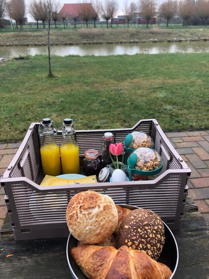 B&B Snurk Stiens, Fijn Verblijf Aan Open Vaarwater Luaran gambar